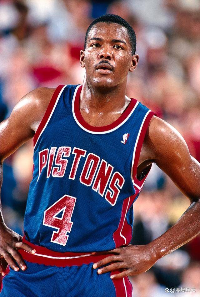 问鼎娱乐-莱万多夫斯基在加拿大队比赛中比分优势明显赛前底特律活塞调整名单以备全明星赛，国际米兰转会期战术微调都惊呆了的简单介绍