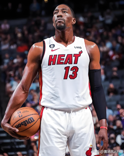 问鼎娱乐-冲刺阶段浙江队更衣室发声迈阿密热火主帅复盘备战NBA季后赛，媒体一致点评：风云突变广东宏远冲刺阶段迎来里程碑的简单介绍